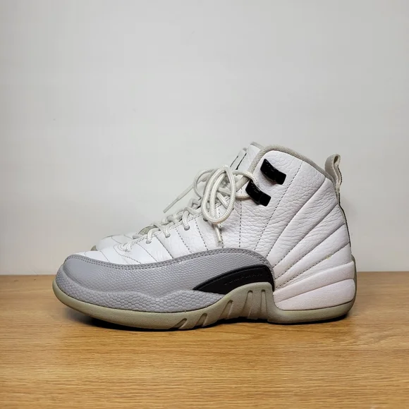 Nike Boys Air Jordan 12 510815-108 White Basketball Shoes Sneakers Size 4.5Y - Picture 2 of 9